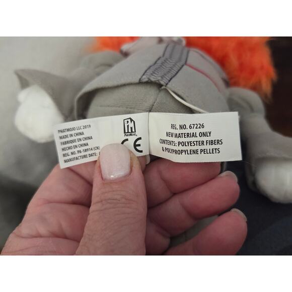 IT Pennywise w/ Balloon Pull-String Voice Plush Doll Chapter 2 Movie 10" - Picture 4 of 6